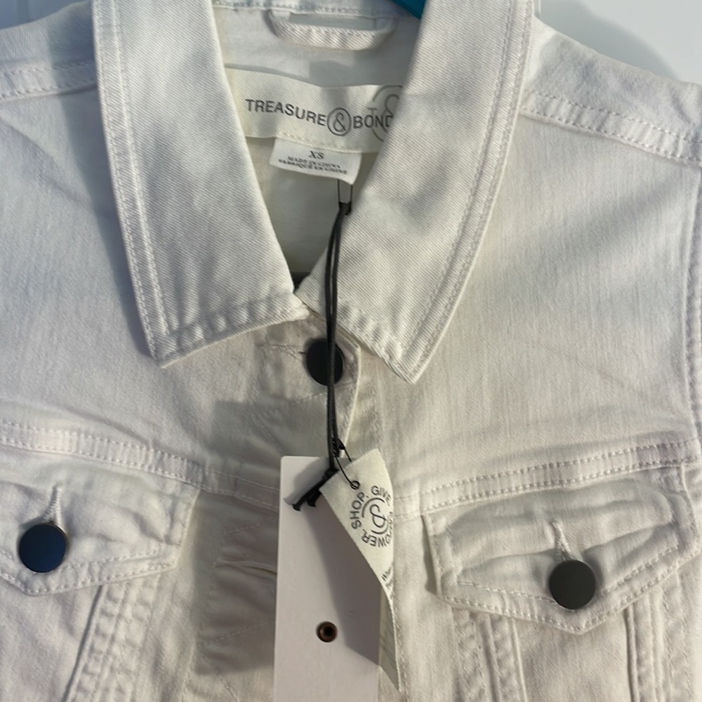 Treasure  bond white vest never worn . Bought at Norstrom - Picture 2 of 4